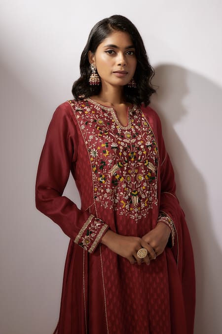 Nadima Saqib Maroon Chanderi, Organza Embroidery, Zari Mandarin Zardosi Kurta Pant Set Online at Aza Fashions Nadima Saqib_Maroon Chanderi, Organza Embroidery, Zari Mandarin Zardosi Kurta Pant Set _Online_at_Aza_Fashions