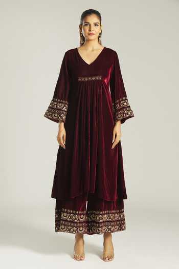 Samyukta Singhania_Maroon Velvet, Silk Embroidery V-neck Panelled Anarkali And Palazzo Set _Online_at_Aza_Fashions