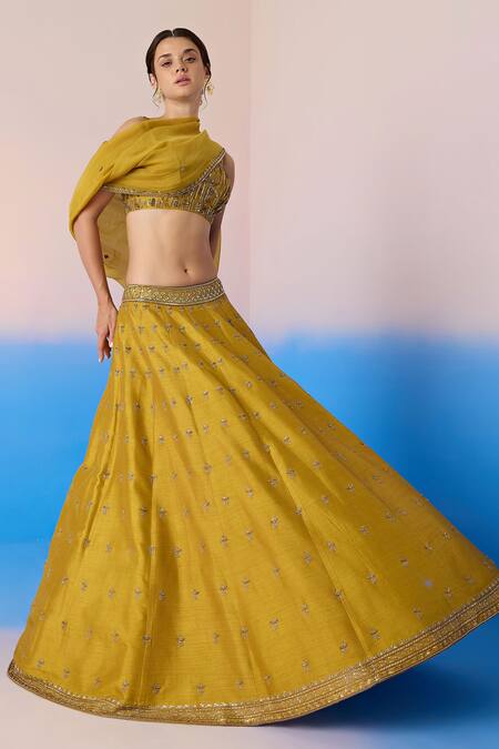 Mirroir Yellow Organza, Viscose Sequins, Crystals Floral Butti Embroidered Lehenga Set Online at Aza Fashions Mirroir_Yellow Organza, Viscose Sequins, Crystals Floral Butti Embroidered Lehenga Set _Online_at_Aza_Fashions