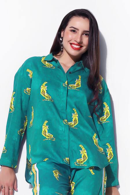 Buy_16stitches_Green Egyptian Cotton Leopard Shirt Collar Jwala Pattern With Pant_Online_at_Aza_Fashions