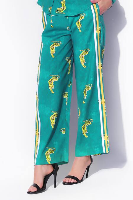16stitches_Green Egyptian Cotton Leopard Shirt Collar Jwala Pattern With Pant_at_Aza_Fashions