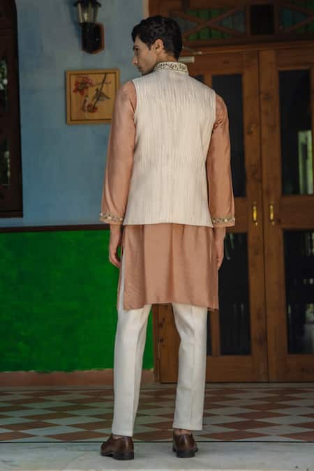 Shop_Tajiri_Peach Bundi- Linen Embroidered Floral And Kurta Set _at_Aza_Fashions
