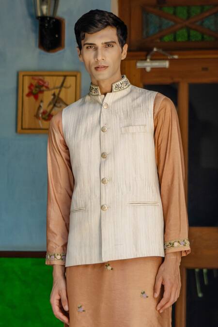 Tajiri_Peach Bundi- Linen Embroidered Floral And Kurta Set _Online_at_Aza_Fashions