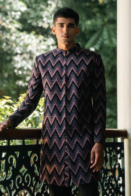 Tajiri_Black Embroidery Thread Valiant Chevron Pattern Sherwani Set _Online_at_Aza_Fashions
