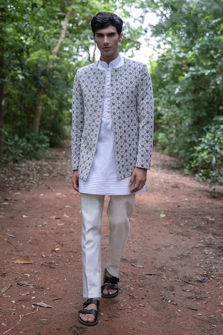 TAJIRI White Jacket Velvet Embroidery Thread Prowess Geometric And Kurta Set 