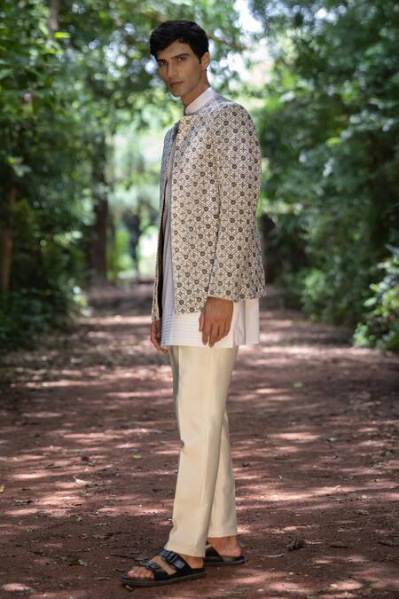 Tajiri White Jacket Velvet Embroidery Thread Prowess Geometric And Kurta Set Online at Aza Fashions Tajiri_White Jacket Velvet Embroidery Thread Prowess Geometric And Kurta Set _Online_at_Aza_Fashions