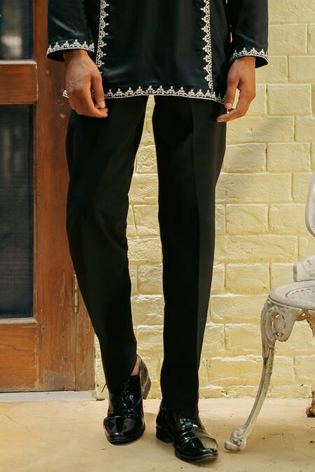 Buy_Tajiri_Black Cotton Embroidery Thread Valorous Work Kurta Set _Online_at_Aza_Fashions