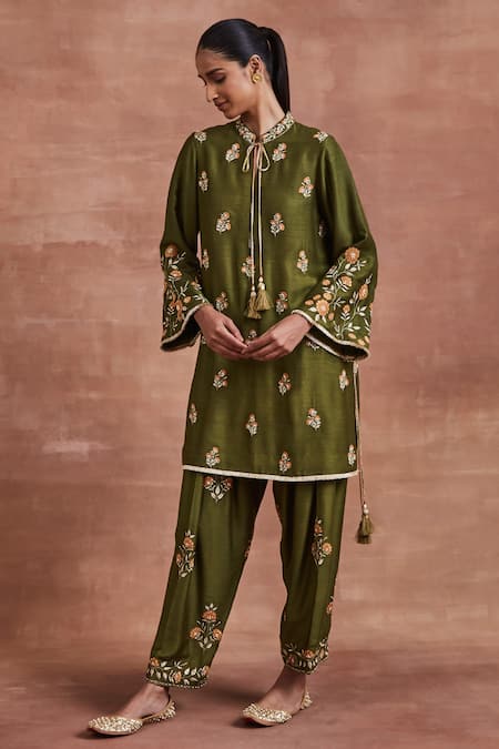Sue Mue Green Handwoven Monga Silk Embroidered Aradhna Kurta And Salwar Set 