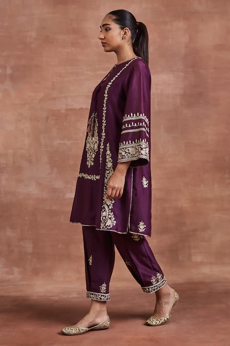 Sue Mue Purple Chanderi Silk Embroidery, Sequins, Vaneet Floral Kurta And Salwar Set at Aza Fashions Sue Mue_Purple Chanderi Silk Embroidery, Sequins, Vaneet Floral Kurta And Salwar Set _at_Aza_Fashions