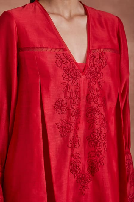 Shop Sue Mue Red , , Embroidery Prisha Floral Kurta And Pant Set Online at Aza Fashions Shop_Sue Mue_Red , , Embroidery Prisha Floral Kurta And Pant Set _Online_at_Aza_Fashions