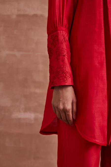 Sue Mue Red , , Embroidery Prisha Floral Kurta And Pant Set at Aza Fashions Sue Mue_Red , , Embroidery Prisha Floral Kurta And Pant Set _at_Aza_Fashions