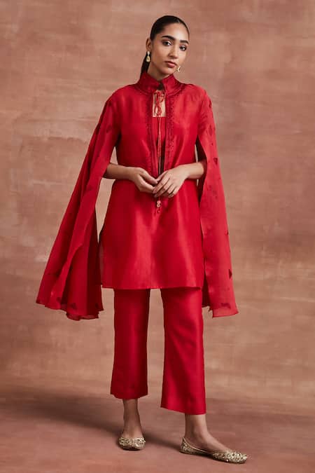Sue Mue Red Handwoven Chanderi Silk Vanya Cape Sleeve Kurta And Pant Set 