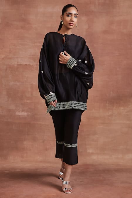 Sue Mue Vada Embroidered Kaftan Top & Pant Set 