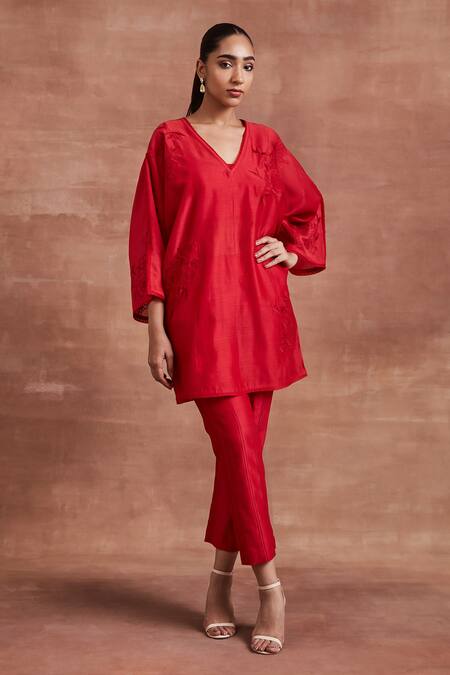 Sue Mue_Red Chanderi Silk Embroidery V-neck Mayra Kaftan Kurta And Pant Set _Online_at_Aza_Fashions