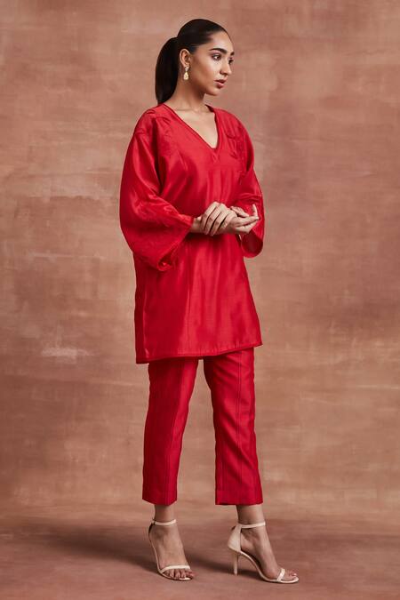 Sue Mue_Red Chanderi Silk Embroidery V-neck Mayra Kaftan Kurta And Pant Set _at_Aza_Fashions