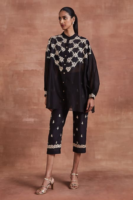 Sue Mue Black Handwoven Chanderi Silk Embroidered Ramaya Shirt And Pant Set 