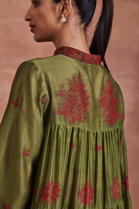 Buy_Sue Mue_Green Chanderi Silk Embroidery Bandeau Neck Veena Tiered Shirt Tunic And Pant Set 