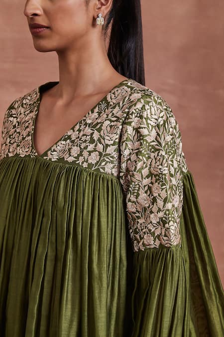 Buy Sue Mue Green Chanderi Silk Embroidery V-neck Vishaka Gathered Kurta And Pant Set Online at Aza Fashions Buy_Sue Mue_Green Chanderi Silk Embroidery V-neck Vishaka Gathered Kurta And Pant Set _Online_at_Aza_Fashions