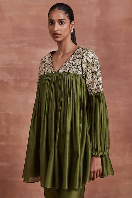 Shop Sue Mue Green Chanderi Silk Embroidery V-neck Vishaka Gathered Kurta And Pant Set Online at Aza Fashions Shop_Sue Mue_Green Chanderi Silk Embroidery V-neck Vishaka Gathered Kurta And Pant Set _Online_at_Aza_Fashions