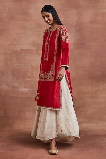 Sue Mue Red Chanderi Silk Embroidery Round Neck Dipal Kurta And Palazzo Set at Aza Fashions Sue Mue_Red Chanderi Silk Embroidery Round Neck Dipal Kurta And Palazzo Set _at_Aza_Fashions