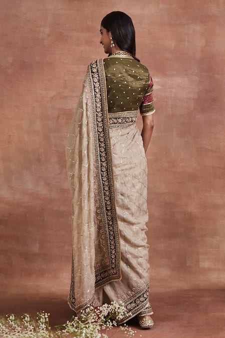 Sue Mue Kakoli Mughal Embroidered Saree With Blouse 