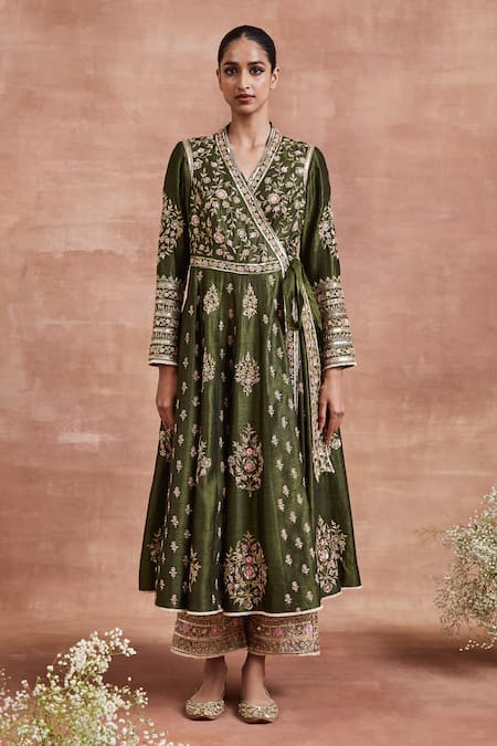 Sue Mue Green Silk, Brocade Embroidery V-neck Vedanti Zardozi Angrakha And Pant Set Online at Aza Fashions Sue Mue_Green Silk, Brocade Embroidery V-neck Vedanti Zardozi Angrakha And Pant Set _Online_at_Aza_Fashions