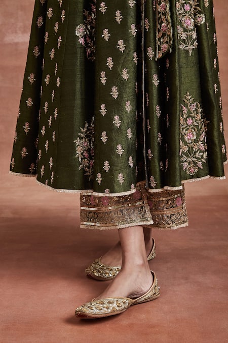 Sue Mue Green Silk, Brocade Embroidery V-neck Vedanti Zardozi Angrakha And Pant Set at Aza Fashions Sue Mue_Green Silk, Brocade Embroidery V-neck Vedanti Zardozi Angrakha And Pant Set _at_Aza_Fashions