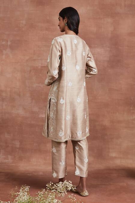 Sue Mue_Beige , Silk, Handloom Pearls, Viti Floral Panelled Kurta Set _Online_at_Aza_Fashions