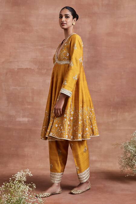 Sue Mue Yellow Linen, Silk Embroidery, Sequins Plunge Archisha Floral Jaal Anarkali Set at Aza Fashions Sue Mue_Yellow Linen, Silk Embroidery, Sequins Plunge Archisha Floral Jaal Anarkali Set _at_Aza_Fashions