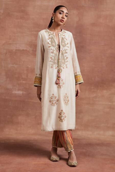Sue Mue Beige Handloom Cotton, Chanderi, Velvet Embroidery, Mahi Dori Work Kurta Set at Aza Fashions Sue Mue_Beige Handloom Cotton, Chanderi, Velvet Embroidery, Mahi Dori Work Kurta Set _at_Aza_Fashions