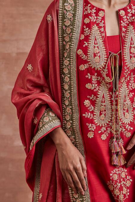 Sue Mue_Red Handloom Cotton, , Chanderi Charu Dori Work Kurta Pant Set _Online_at_Aza_Fashions