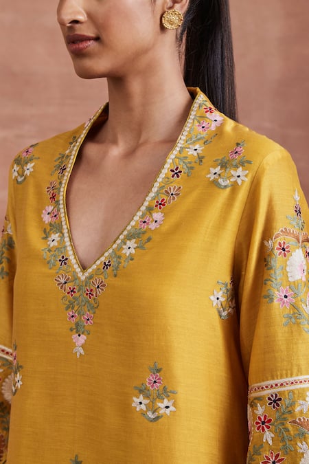 Sue Mue Yellow Handloom , Chanderi Silk, Embroidery Damini Aari Kurta Set Online at Aza Fashions Sue Mue_Yellow Handloom , Chanderi Silk, Embroidery Damini Aari Kurta Set _Online_at_Aza_Fashions