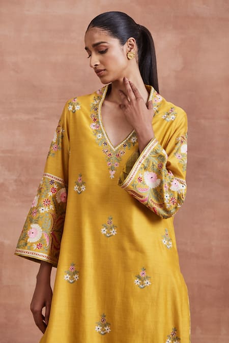 Buy Sue Mue Yellow Handloom , Chanderi Silk, Embroidery Damini Aari Kurta Set Online at Aza Fashions Buy_Sue Mue_Yellow Handloom , Chanderi Silk, Embroidery Damini Aari Kurta Set _Online_at_Aza_Fashions