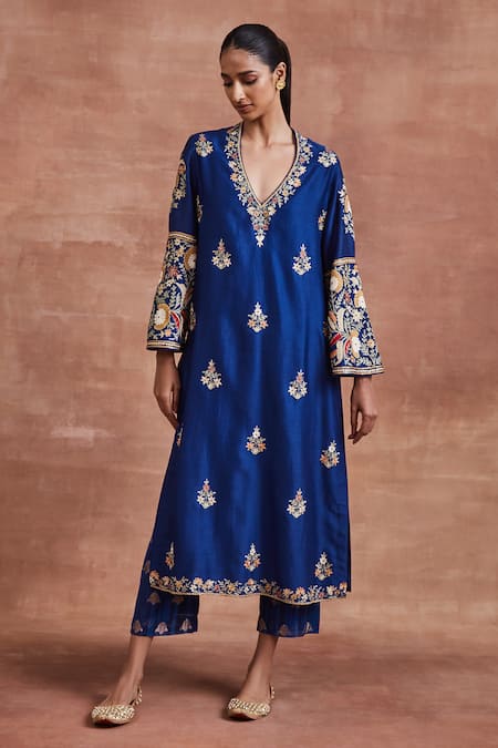 Buy Sue Mue Blue Handloom Cotton, Silk, Kavya Aari Work Kurta Set Online at Aza Fashions Buy_Sue Mue_Blue Handloom Cotton, Silk, Kavya Aari Work Kurta Set _Online_at_Aza_Fashions