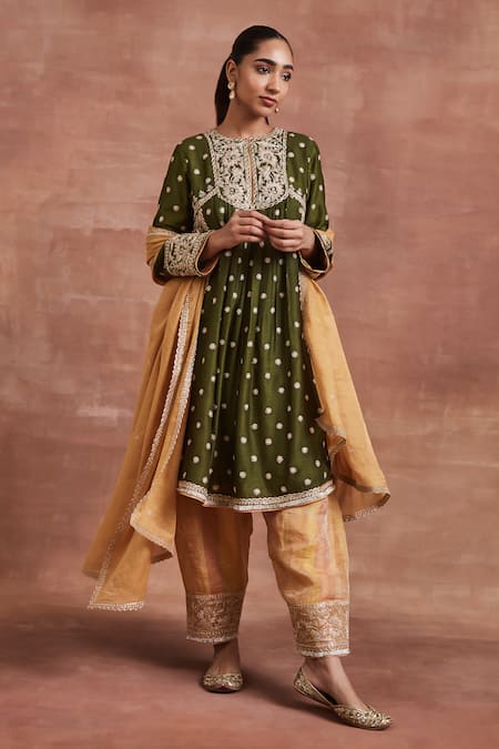 Sue Mue Green Moonga Silk And Mahin Dori Gathered Kurta Set 