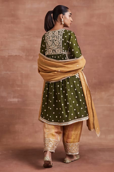 Sue Mue Mahin Dori Embroidered Gathered Kurta Set 