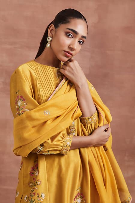 Sue Mue Yellow Chanderi Silk, Muslin, Chanderi, Cotton Naksh Thread And Zari Kurta Set Online at Aza Fashions Sue Mue_Yellow Chanderi Silk, Muslin, Chanderi, Cotton Naksh Thread And Zari Kurta Set _Online_at_Aza_Fashions