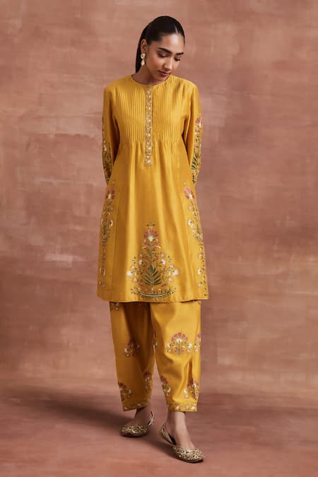 Buy Sue Mue Yellow Chanderi Silk, Muslin, Chanderi, Cotton Naksh Thread And Zari Kurta Set Online at Aza Fashions Buy_Sue Mue_Yellow Chanderi Silk, Muslin, Chanderi, Cotton Naksh Thread And Zari Kurta Set _Online_at_Aza_Fashions