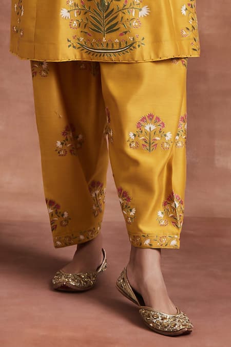 Shop Sue Mue Yellow Chanderi Silk, Muslin, Chanderi, Cotton Naksh Thread And Zari Kurta Set Online at Aza Fashions Shop_Sue Mue_Yellow Chanderi Silk, Muslin, Chanderi, Cotton Naksh Thread And Zari Kurta Set _Online_at_Aza_Fashions