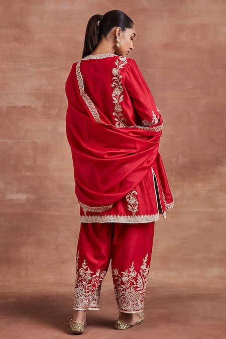 Shop Sue Mue Red Chanderi Silk, , Handloom Snehal Floral Zari Kurta Set at Aza Fashions Shop_Sue Mue_Red Chanderi Silk, , Handloom Snehal Floral Zari Kurta Set _at_Aza_Fashions