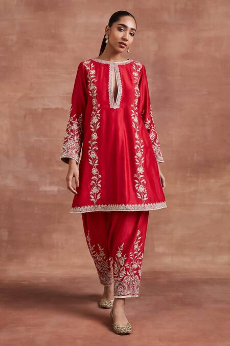 Sue Mue Red Chanderi Silk, , Handloom Snehal Floral Zari Kurta Set Online at Aza Fashions Sue Mue_Red Chanderi Silk, , Handloom Snehal Floral Zari Kurta Set _Online_at_Aza_Fashions