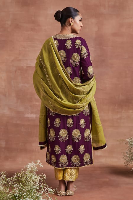Shop Sue Mue Purple Silk, Handloom Cotton Sequins, Zari, Tushali Floral Kurta Set at Aza Fashions Shop_Sue Mue_Purple Silk, Handloom Cotton Sequins, Zari, Tushali Floral Kurta Set _at_Aza_Fashions