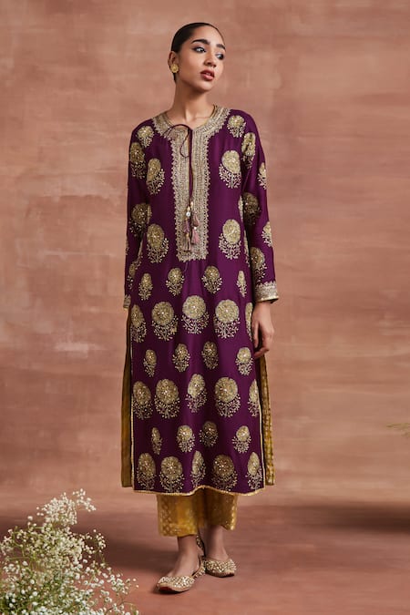 Sue Mue Purple Silk, Handloom Cotton Sequins, Zari, Tushali Floral Kurta Set at Aza Fashions Sue Mue_Purple Silk, Handloom Cotton Sequins, Zari, Tushali Floral Kurta Set _at_Aza_Fashions