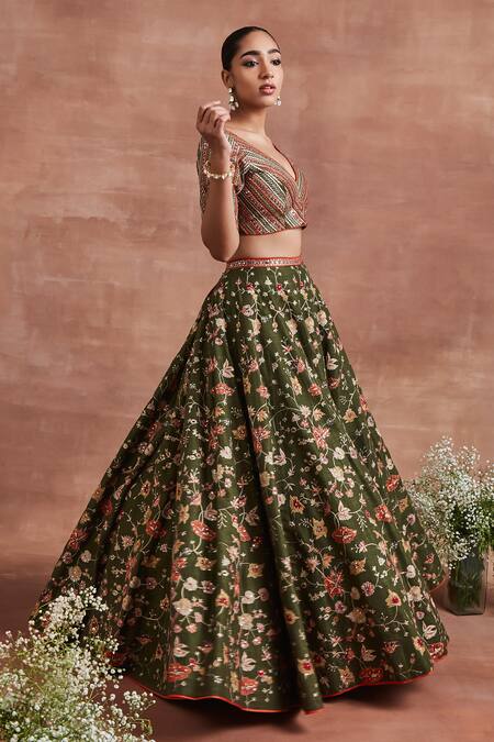 Sue Mue Green Handloom Cotton Mehdi Floral Jaal Thread Embroidered Bridal Lehenga Set at Aza Fashions Sue Mue_Green Handloom Cotton Mehdi Floral Jaal Thread Embroidered Bridal Lehenga Set _at_Aza_Fashions