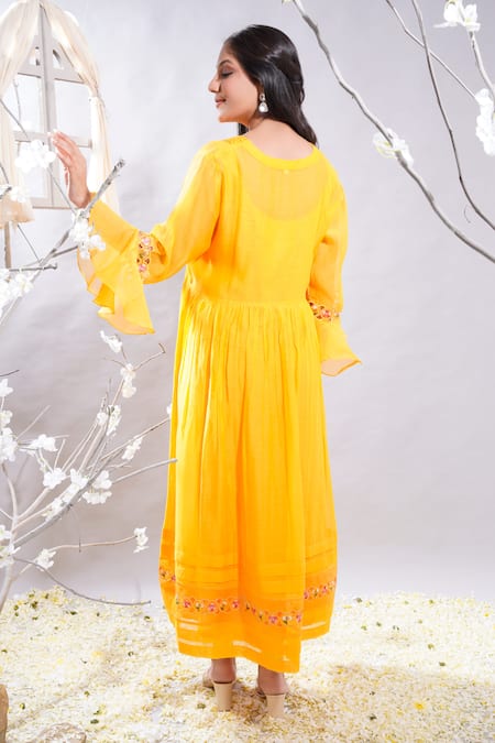 The White Tree Studio Aftab Embroidered Hem Anarkali & Leggings Set 