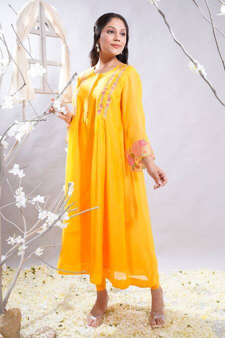 The White Tree Studio_Yellow Anarkali- Chanderi (70% Cotton And 30% Silk) Afsheen & Leggings Set _Online_at_Aza_Fashions