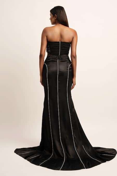 Shop Siddhant Agrawal Black Satin, Polyester Embroidery Split V-neck Alchemy Thread Bustier at Aza Fashions Shop_Siddhant Agrawal_Black Satin, Polyester Embroidery Split V-neck Alchemy Thread Bustier _at_Aza_Fashions