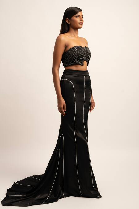 Shop Siddhant Agrawal Black Satin, Polyester Embroidery Split V-neck Alchemy Thread Bustier Online at Aza Fashions Shop_Siddhant Agrawal_Black Satin, Polyester Embroidery Split V-neck Alchemy Thread Bustier _Online_at_Aza_Fashions