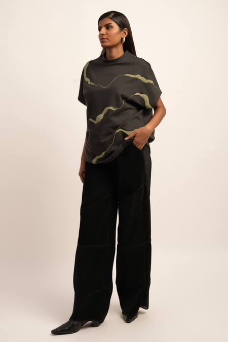 Shop Siddhant Agrawal Grey Cotton Beads Round Neck Luxe Splendor Work T-shirt Online at Aza Fashions Shop_Siddhant Agrawal_Grey Cotton Beads Round Neck Luxe Splendor Work T-shirt _Online_at_Aza_Fashions