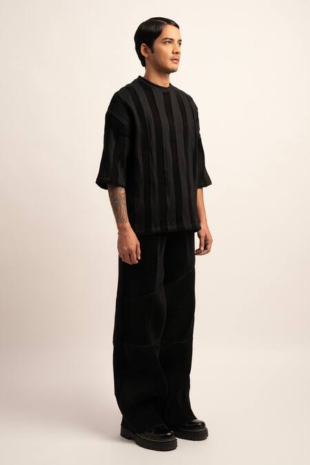 Buy Siddhant Agrawal Black Cotton, Polyester Unseen Splendor Tshirt Online at Aza Fashions Buy_Siddhant Agrawal_Black Cotton, Polyester Unseen Splendor Tshirt _Online_at_Aza_Fashions